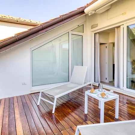 Il Regno Di Monica Attico Near The Sea - Happy Apartment *