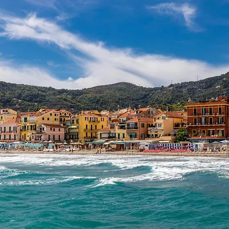 Appartement Il Regno Di Monica Attico Near The Sea - Happy *