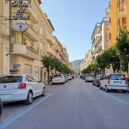 Appartement Il Regno Di Monica Attico Near The Sea - Happy Alassio